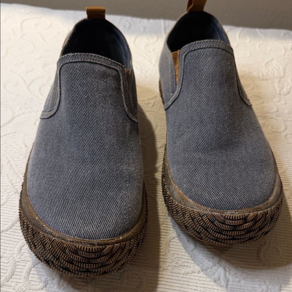 Hybrid Green Label Lively Denim Blue Slip-On Loafers. Size 13. Rubber sole.
